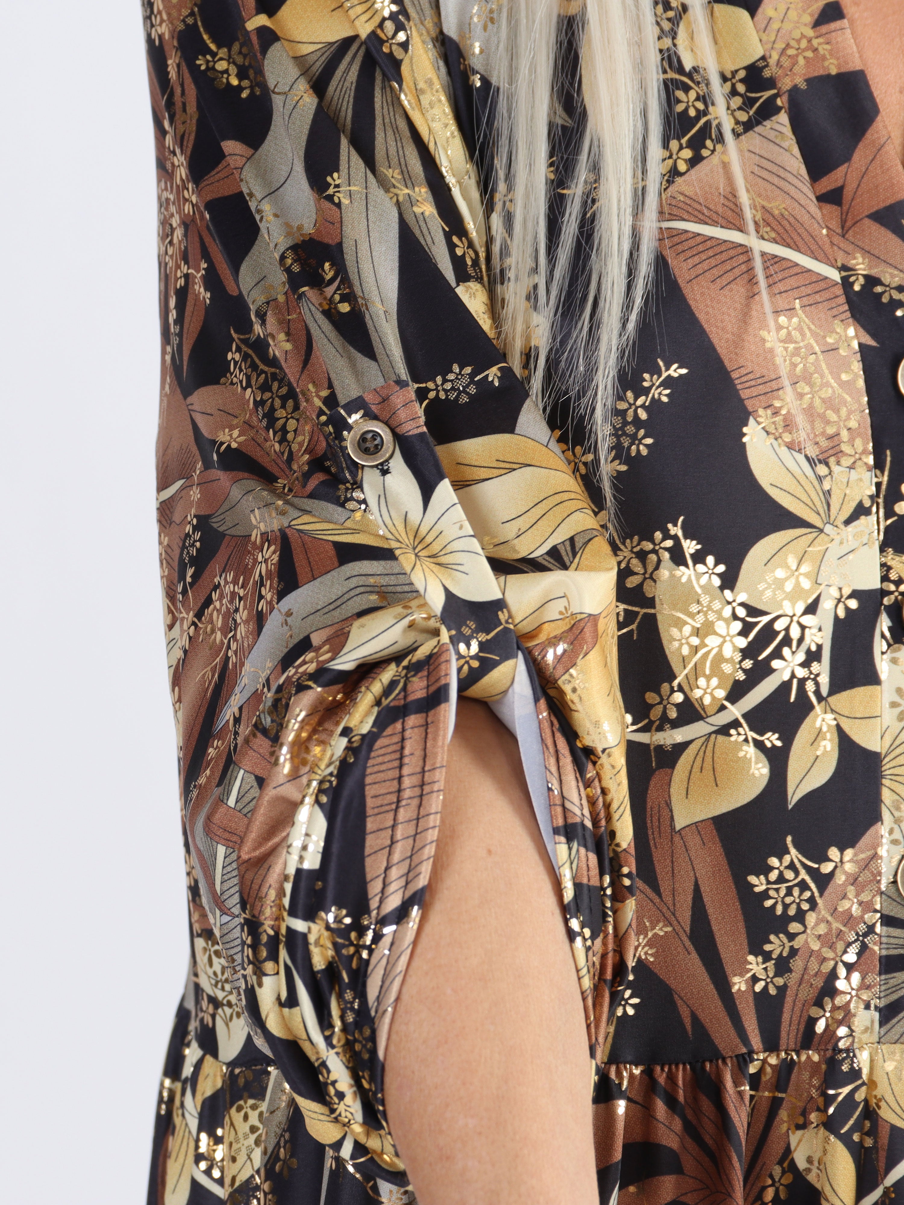 Milano Gold Flower - Lång plus size klänning med lager på lager look